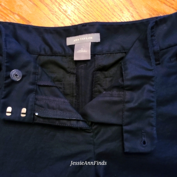 Ann Taylor Navy Blue Nautical Button Bermuda Shorts Women's Size 2 - Picture 3 of 12